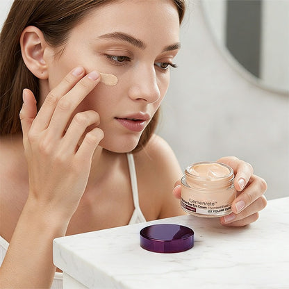 Delikatny odżywczy krem pod oczy z efektem kryjącym – redukuje drobne zmarszczki